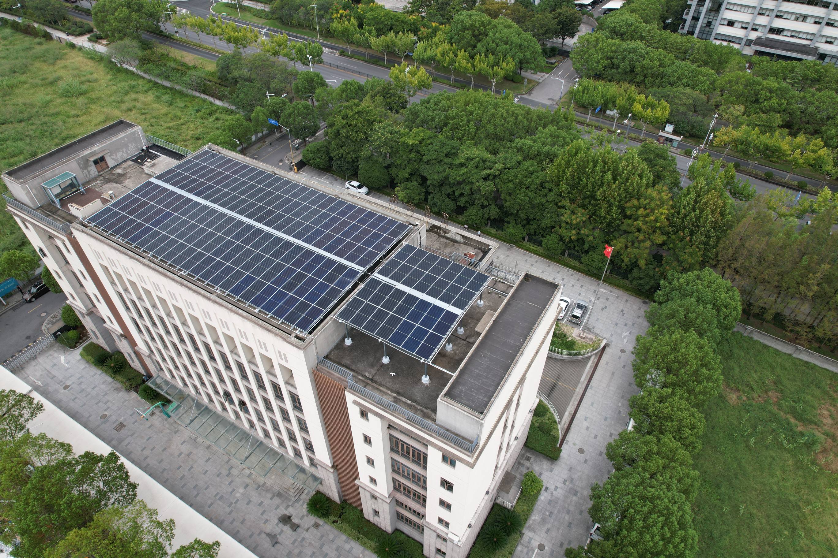 Green National Gateway, Zero-Carbon Pioneer! Fengxian Customs Integrated PV-ESS-Charging Demonstration Project Officially Connected to the Grid!